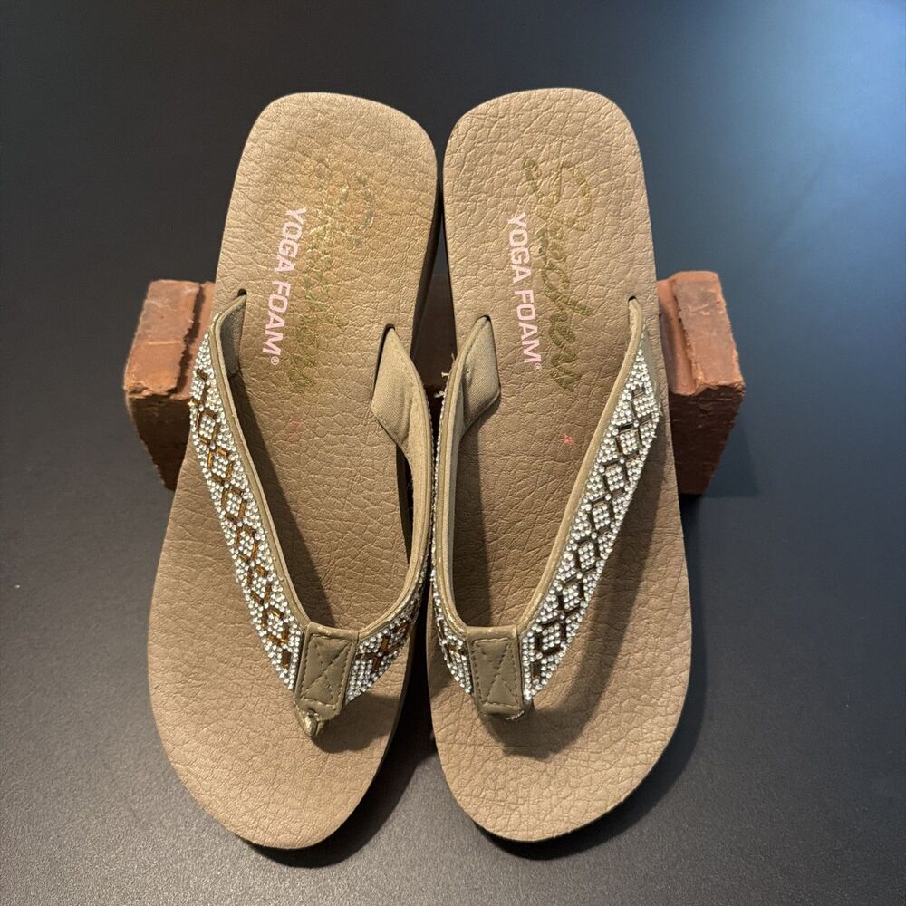 Skechers Yoga Foam Women's Beige Rhinestone Thong Wedge Sandals Slip-On Size 8